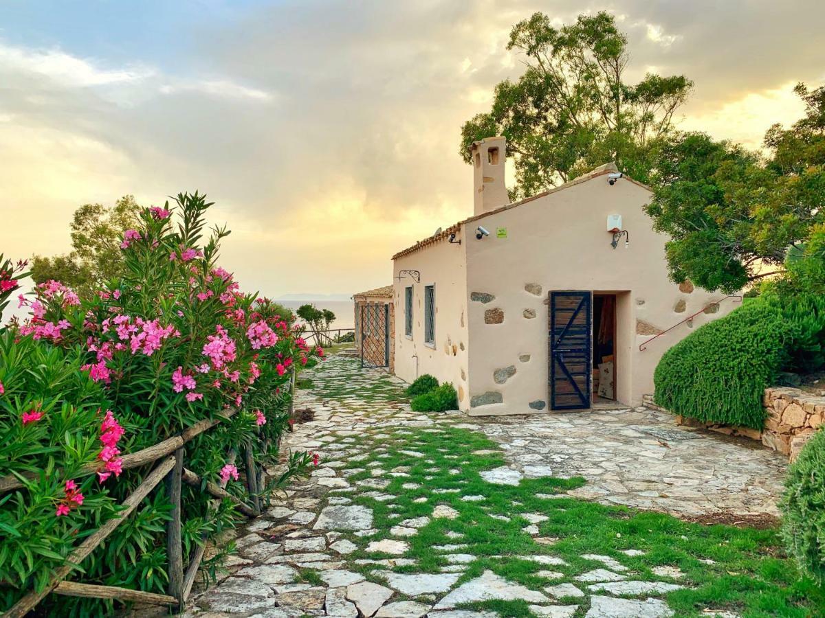 Angolo Di Paradiso Sul Mare Geremeas Bagian luar foto